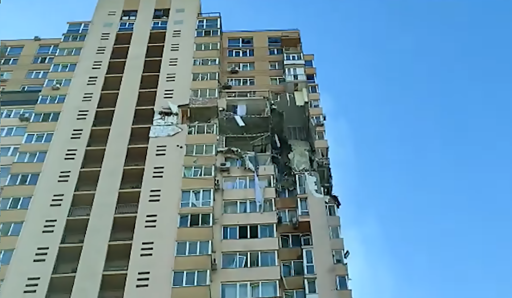 Misil Ruso Impacta En Un Edificio De Apartamentos En Kiev