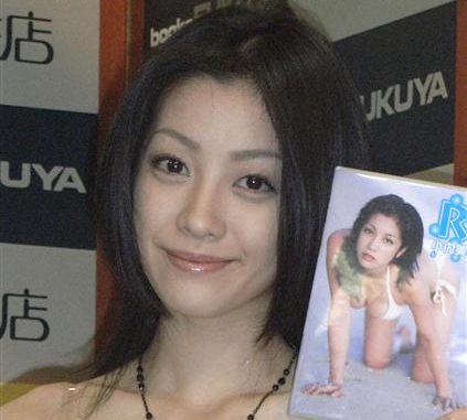 Minako Komukai