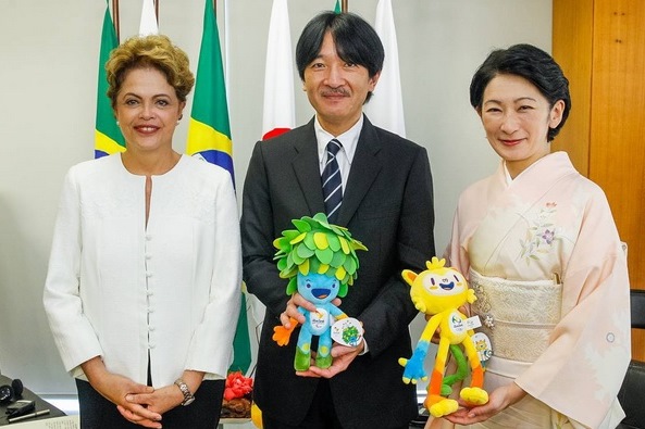 Príncipes de Japón con presidenta de Brasil (foto blog.planalto.gov.br/)