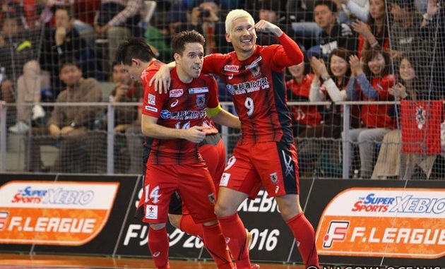 Kaoru en su último partido con el Nagoya Oceans