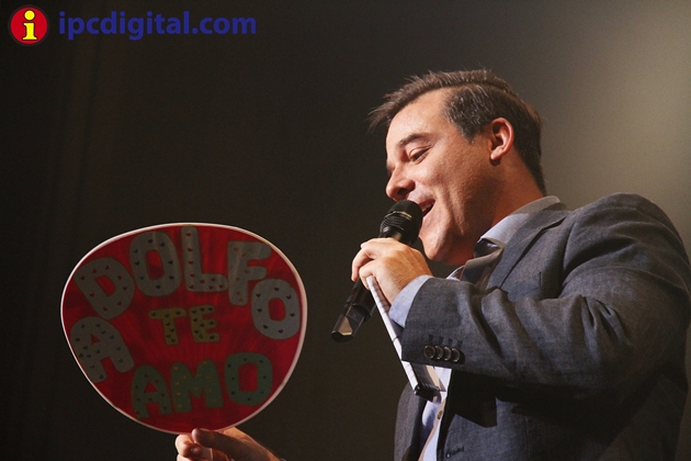 "Adolfo, te amo", mensaje para el artista en Tokio.