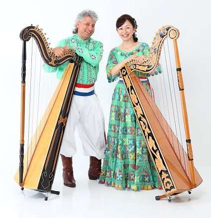 Wakana (der) con José Luis Barboza. (Foto cedida)