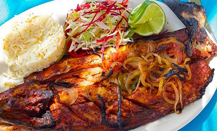Pescado a la talla, plato emblemático de Acapulco con reconocimiento mundial