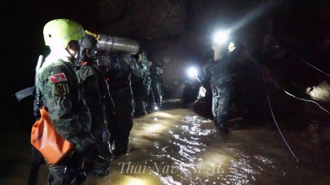 Rescate en Tailandia (3)