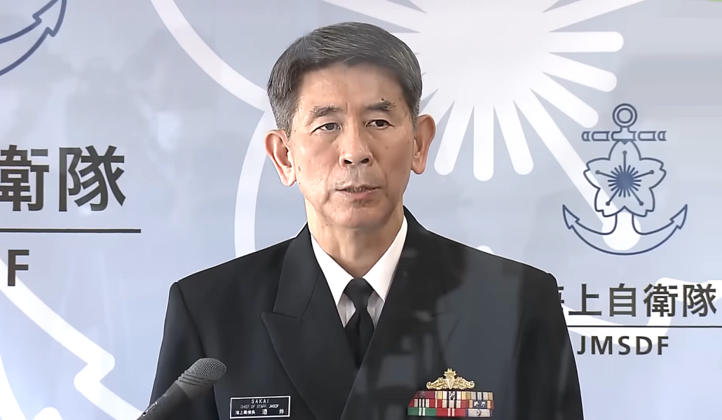 Jefe de la Marina japonesa pide perdón por la filtración de