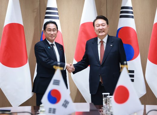 Kishida y el presidente surcoreano (foto Kantei)