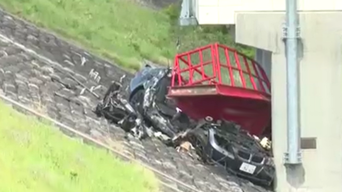 Automóvil accidentado en Nagano